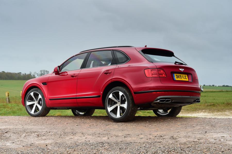  Bentley Bentayga V8 2018 года  (UK) (фото 26 из 28)